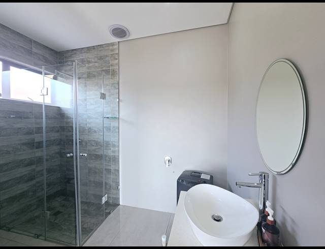 5 BEDROOM HOUSE TO LET IN HILLTOP PRIVATE ESTATE